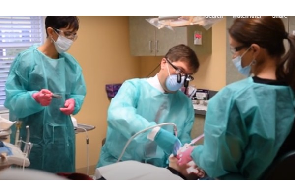 Dr Mugford performing perioscopy procedure